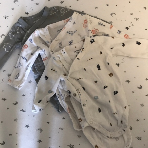 Set of 3 side snap onesies NEW MOM MIST HAVE ! - Picture 2 of 2
